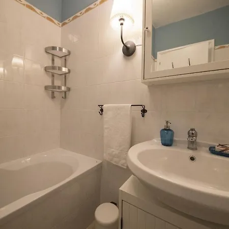 Two-bedroom Rise And Shine Lägenhet Acquaseria